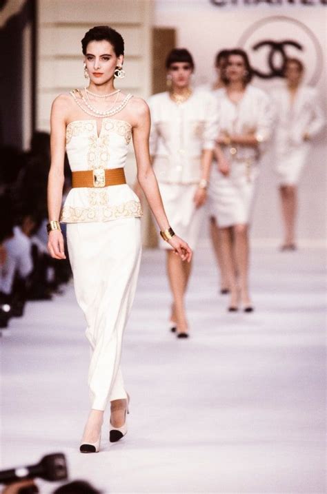 chanel 1980 runway|best karl lagerfeld dresses linda.